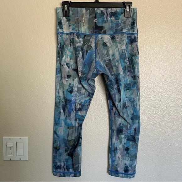 Lululemon Cropped Leggings Geometric Striped Multi Color - Picture 3 of 9
